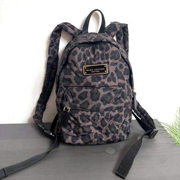 Marc Jacobs | Bags | Marc Jacobs Quilted Small Backpack  display picture 3